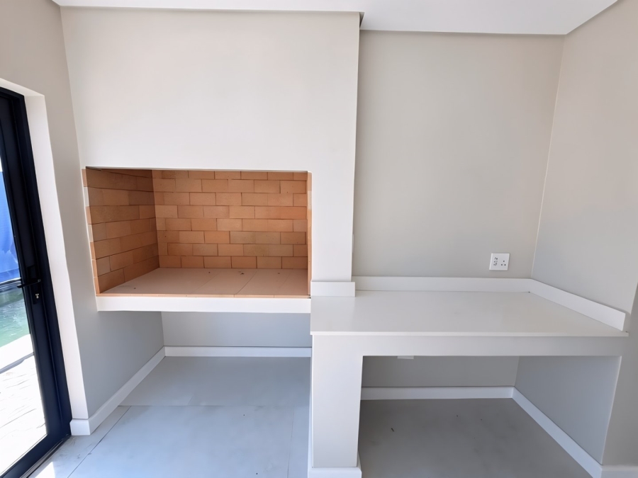 4 Bedroom Property for Sale in Sandown Western Cape